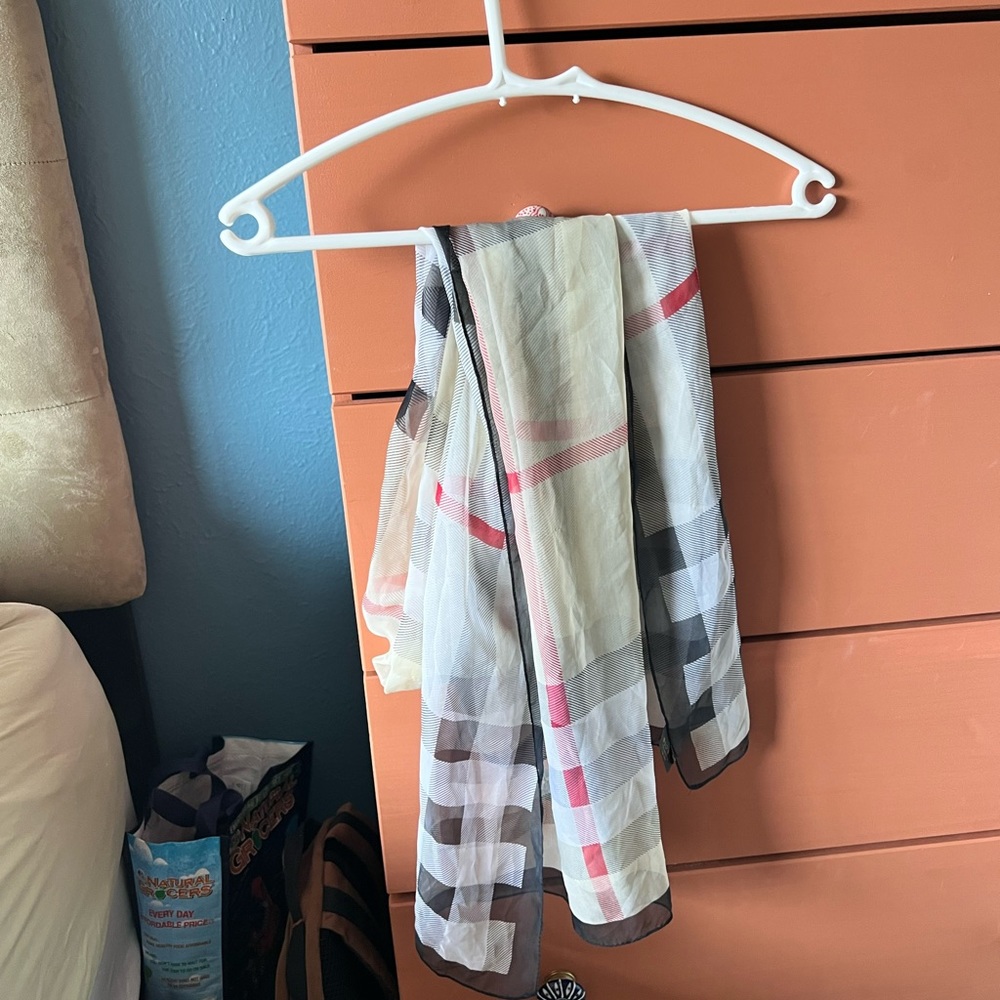 Chic plaid scarf from Burberry